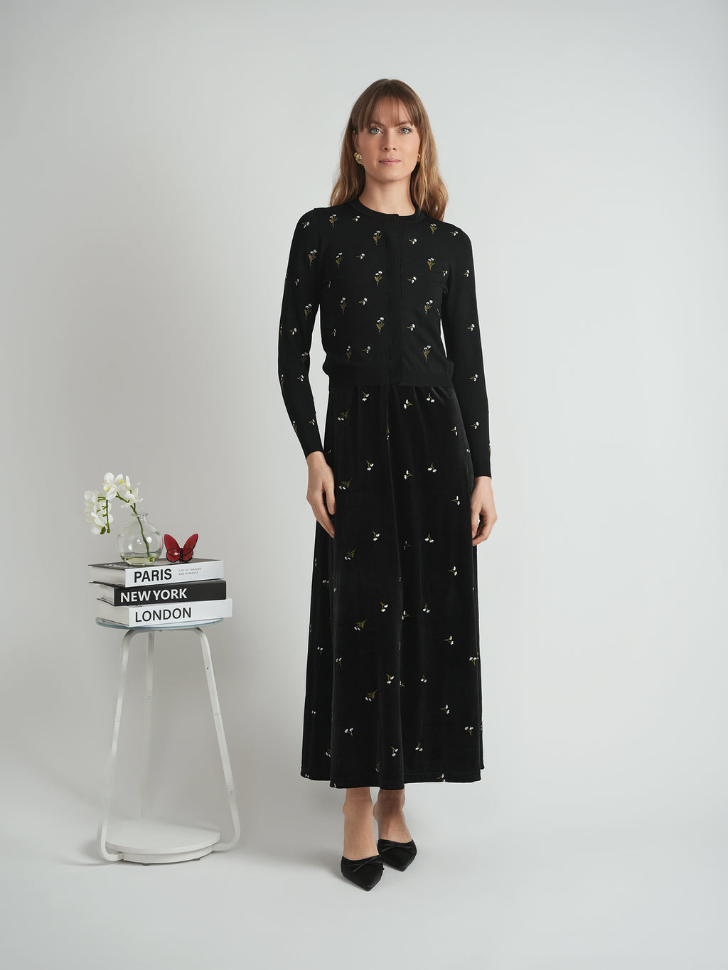 DEJ-WB5CM1764&WB5CM1763 BLACK EMBROIDERED CARDI SET