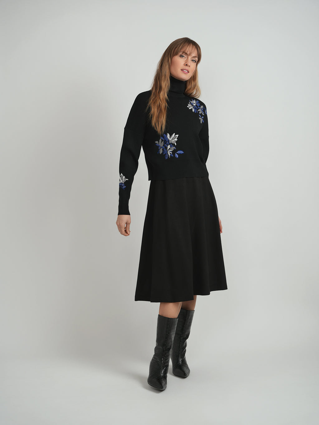 DEJ-WB5CM1789TE BLACK EMBROIDERED TOP