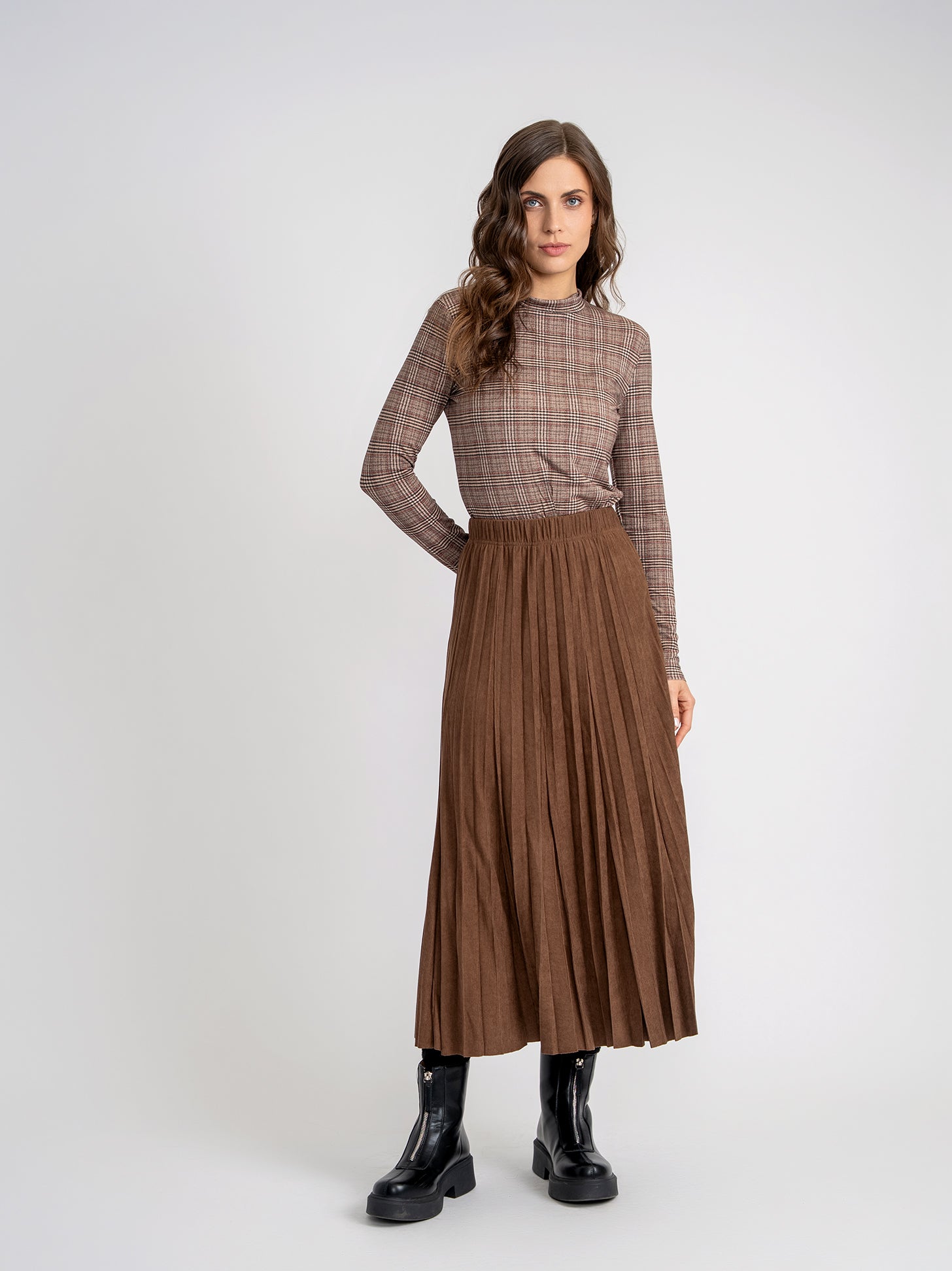 GIN-WB5CPT7300 BLACK PLAID TURTLENECK