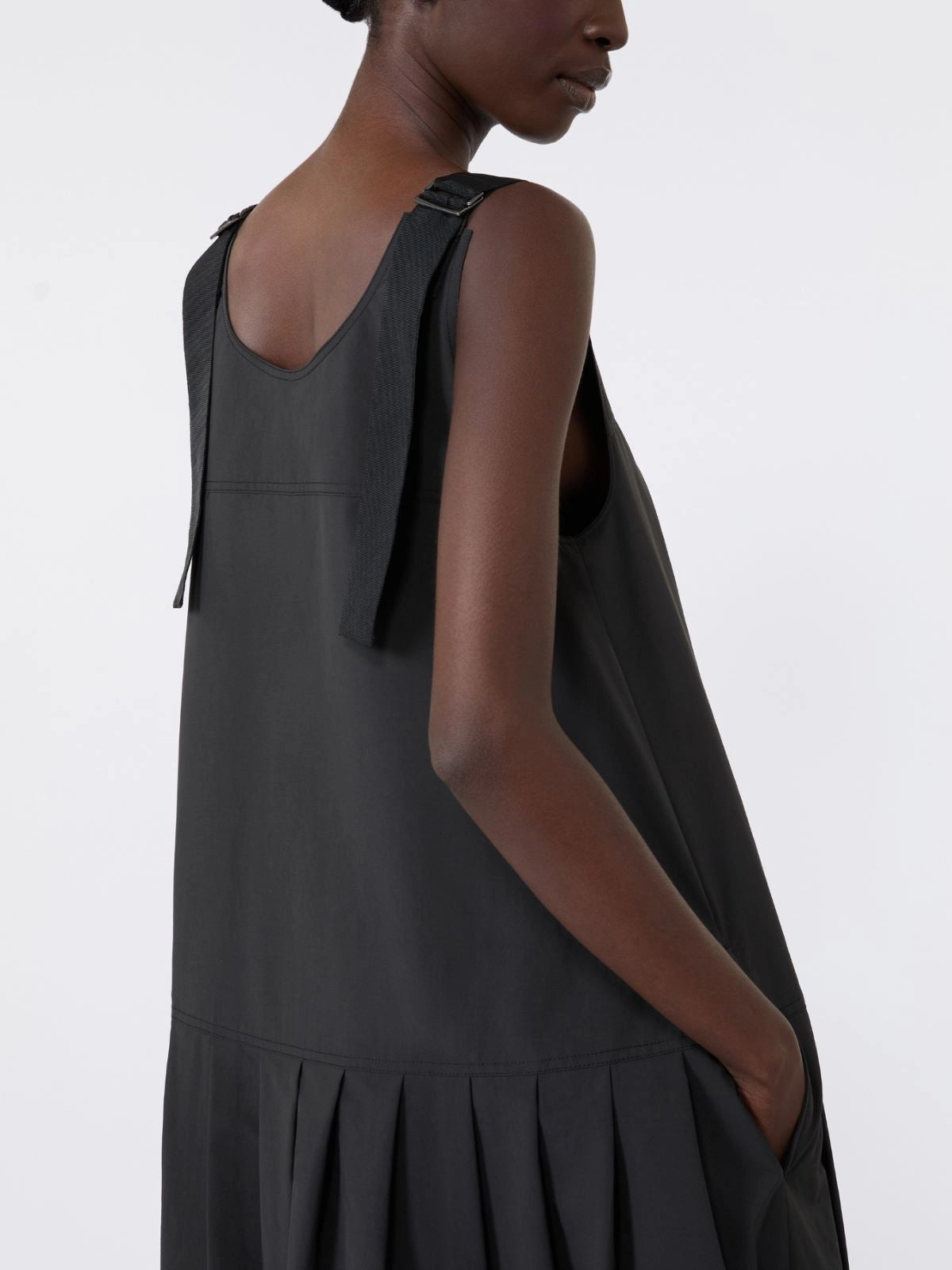 WKD-65606 WKDLEGENDA BLACK SLEEVELESS DRESS