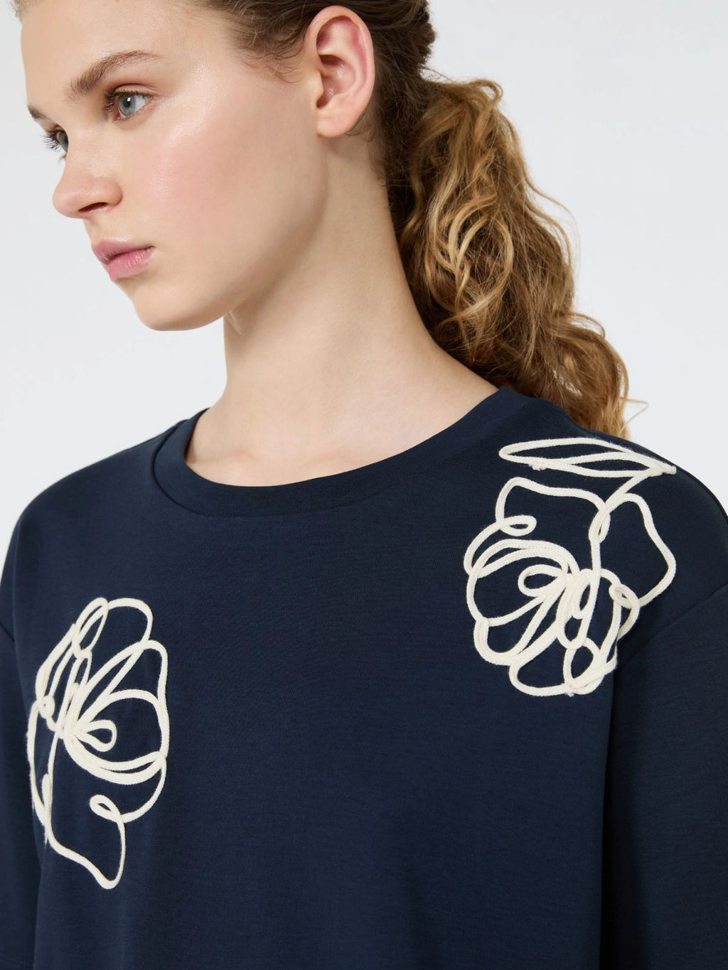 WKD-262597605 WKDSALA BLACK FLOWER T-SHIRT