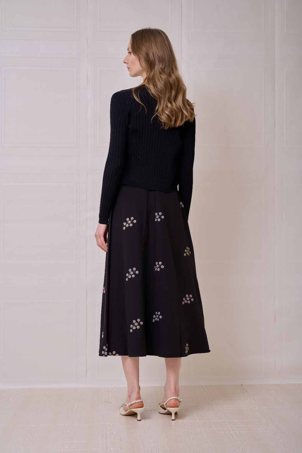 ROP-RPS2502&RPS2503 BLACK EMBROIDERED FLOWER CARDIGAN