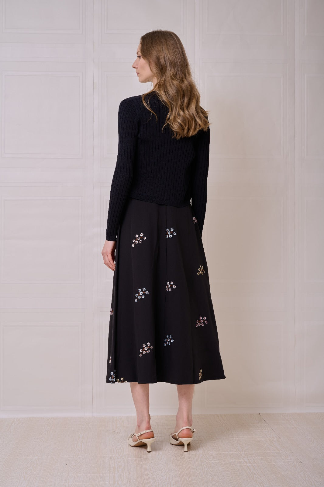 ROP-RPS2502&RPS2503 BLACK EMBROIDERED FLOWER CARDIGAN