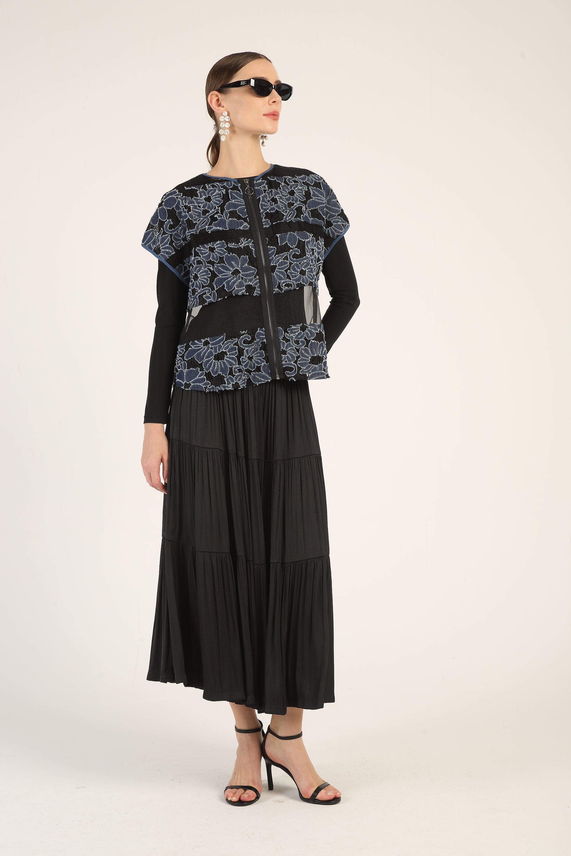 BNI-FE-023 BLACK&CHAMBRAY SLEEVELESS TOP