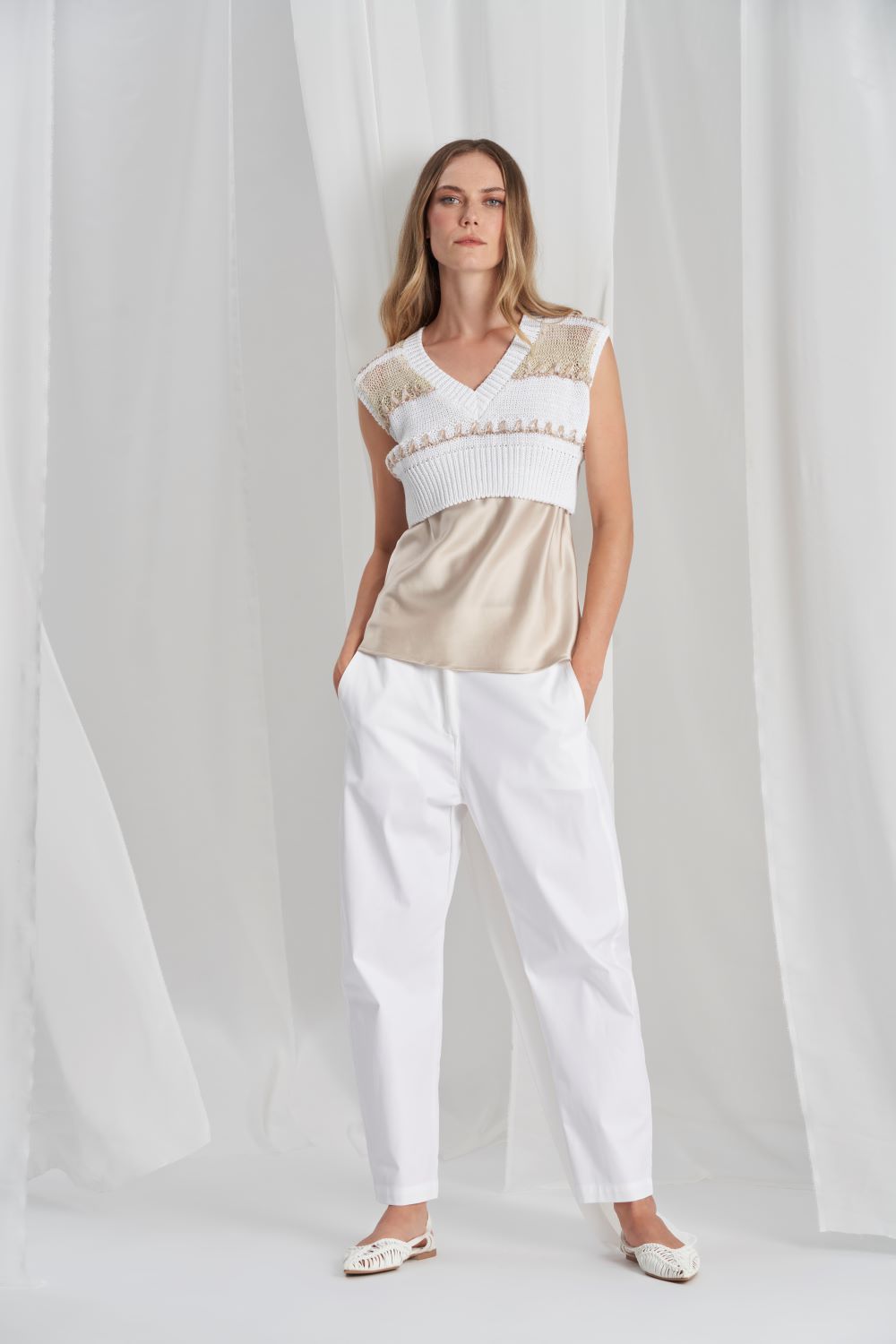 TRC-B732 WHITE&BEIGE KNIT VEST