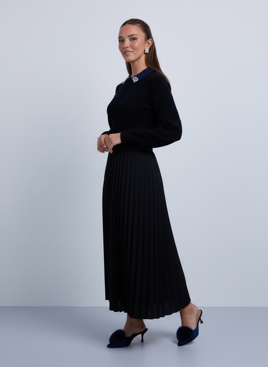 NOI-CH355 BLACK CONTRAST EMBELLISHED COLLAR TOP