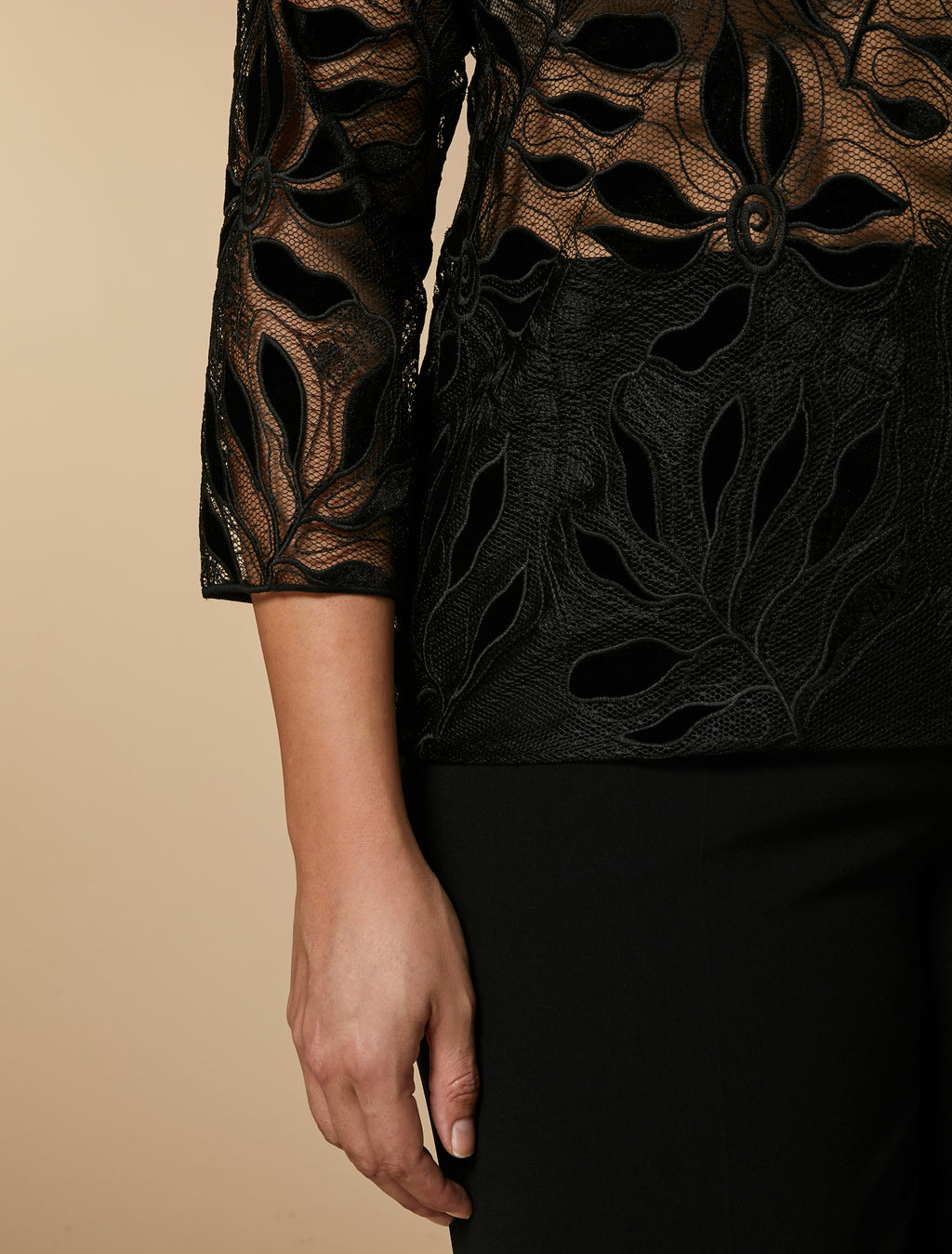 MRN-4863013 QUEEN BLACK TOP