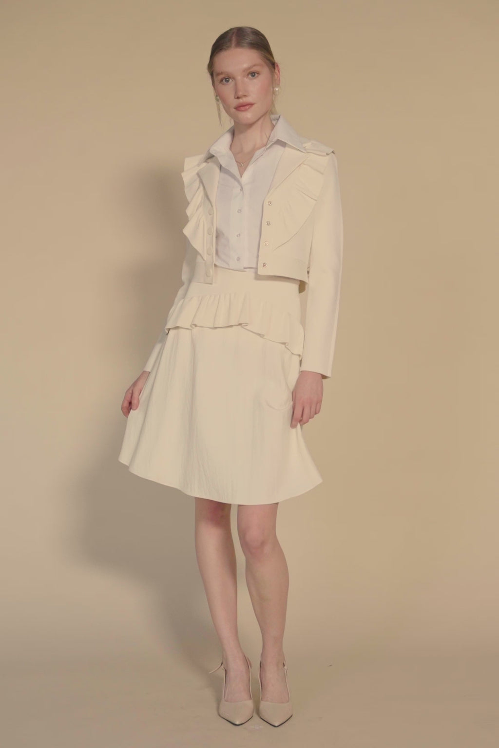 APP-S26-1109 WHITE MONTAGE FRILL BLAZER