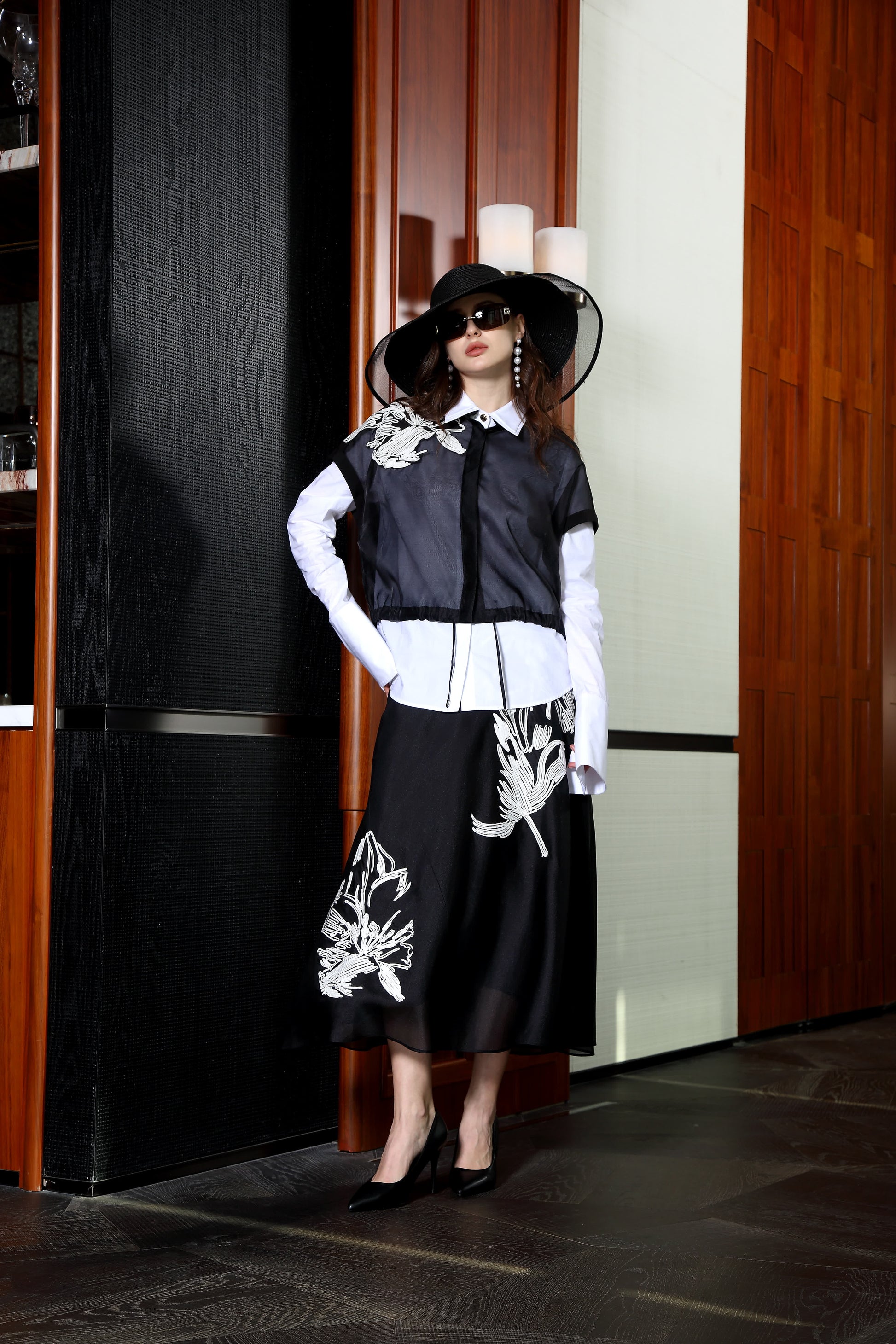 BNI-Y-25296 BLACK STITCHED FLOWER BLOUSE