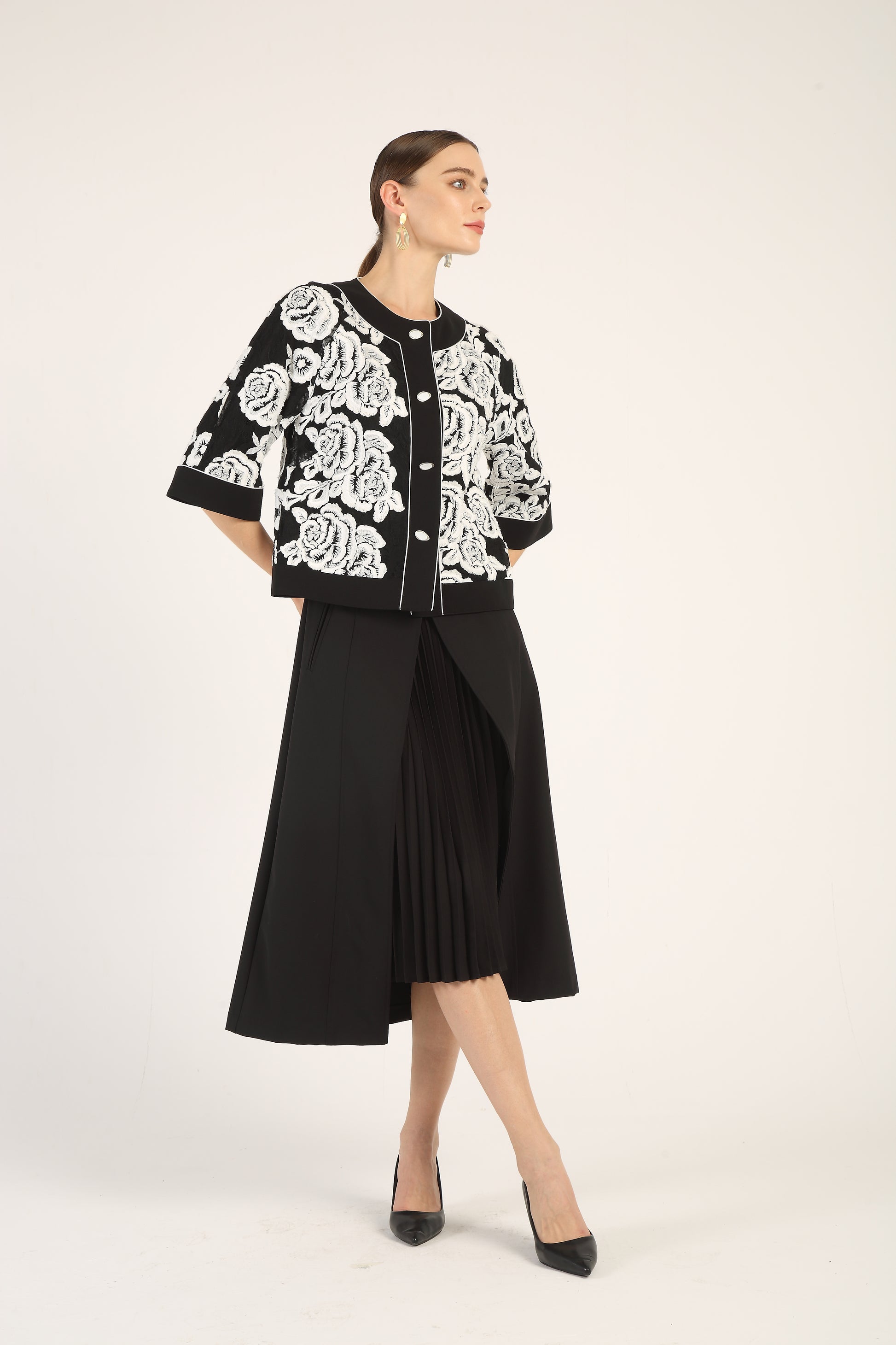 BNI-Y-2453 BLACK&WHITE FLORAL TOP