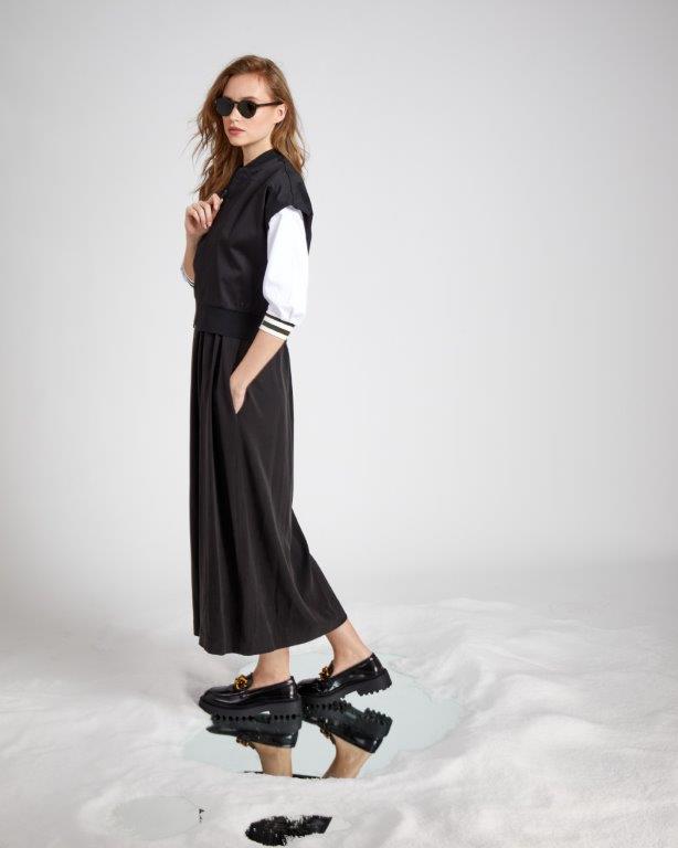 NOI-7298-A BLACK SLEEVELESS BOMBER