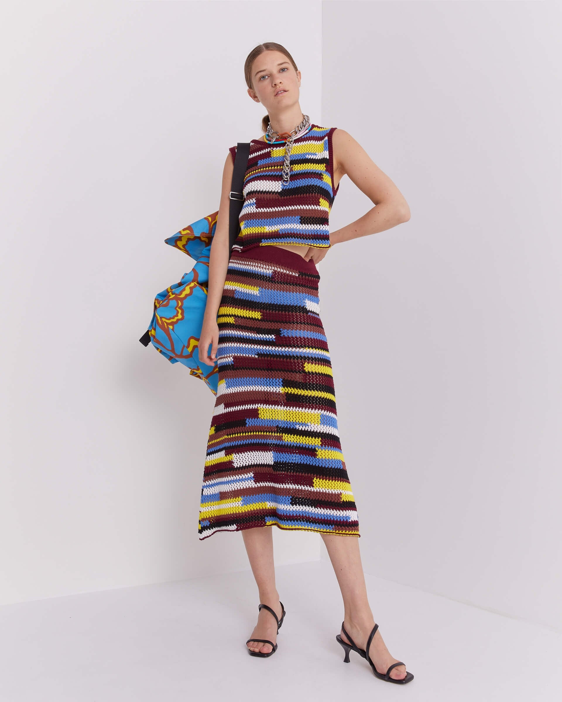 SFZ-23FE8353CROCHET BROWN KNIT VEST