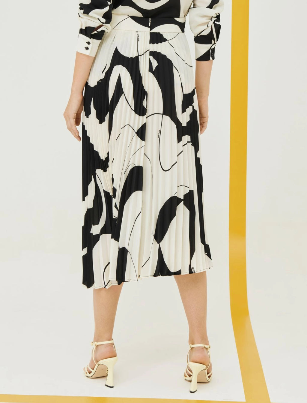 MRL-STAR&SVAGO BLACK&WHITE SET